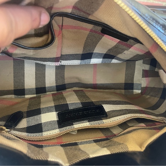 🔥Authentic:🔥BURBERRY 🔥BLACK LEATHER SHOULDER BAG🔥 - Picture 4 of 17